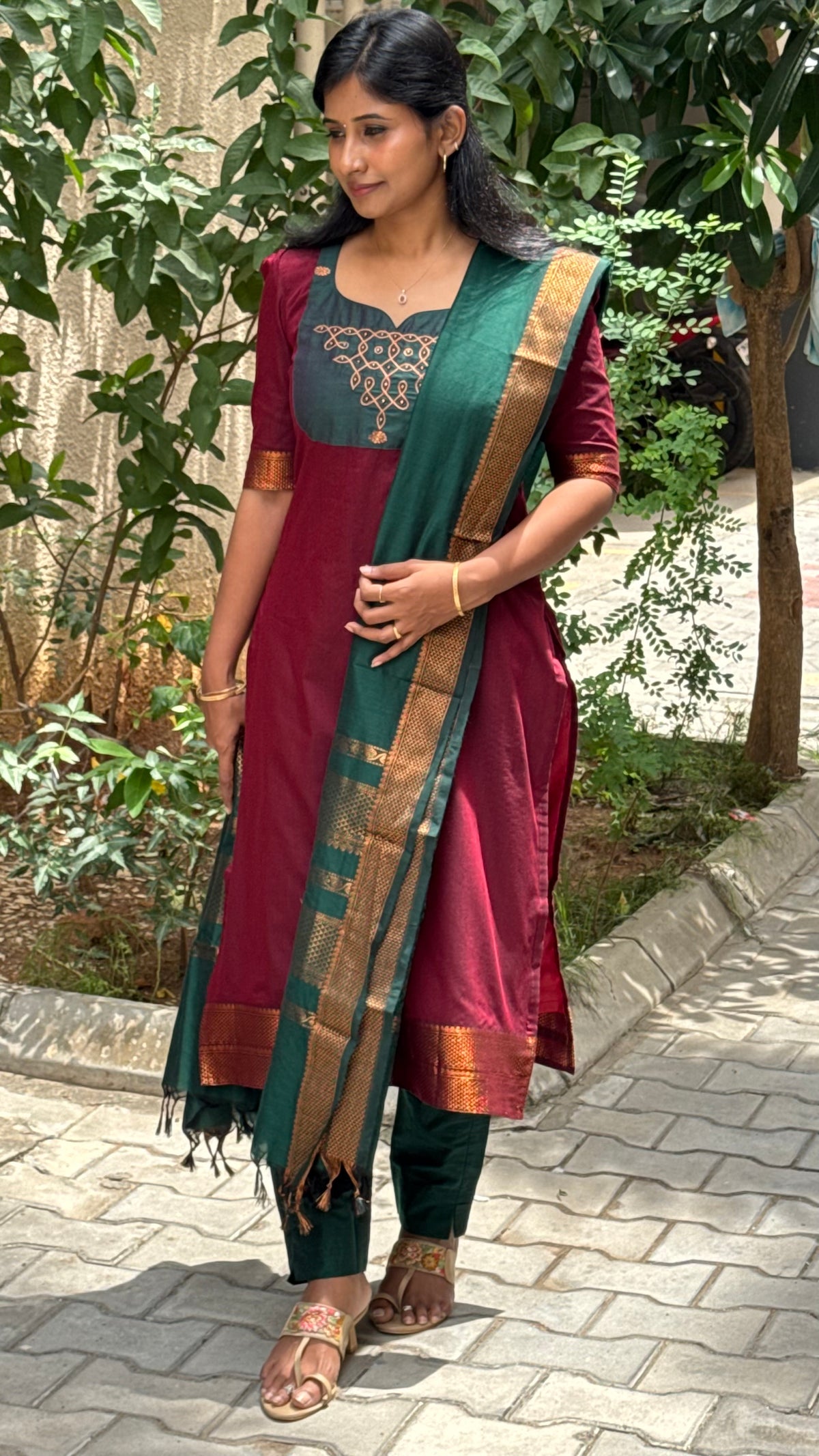 Kalyani Kolam Kurti & Dupatta & bottom