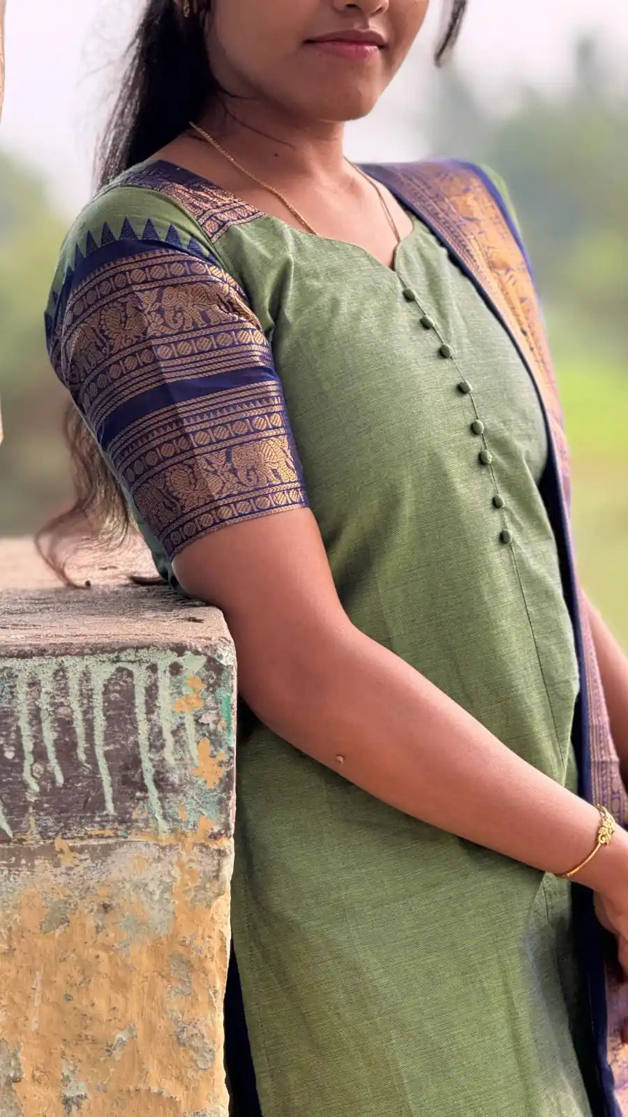 Kanchi cotton v-neck Green Blue