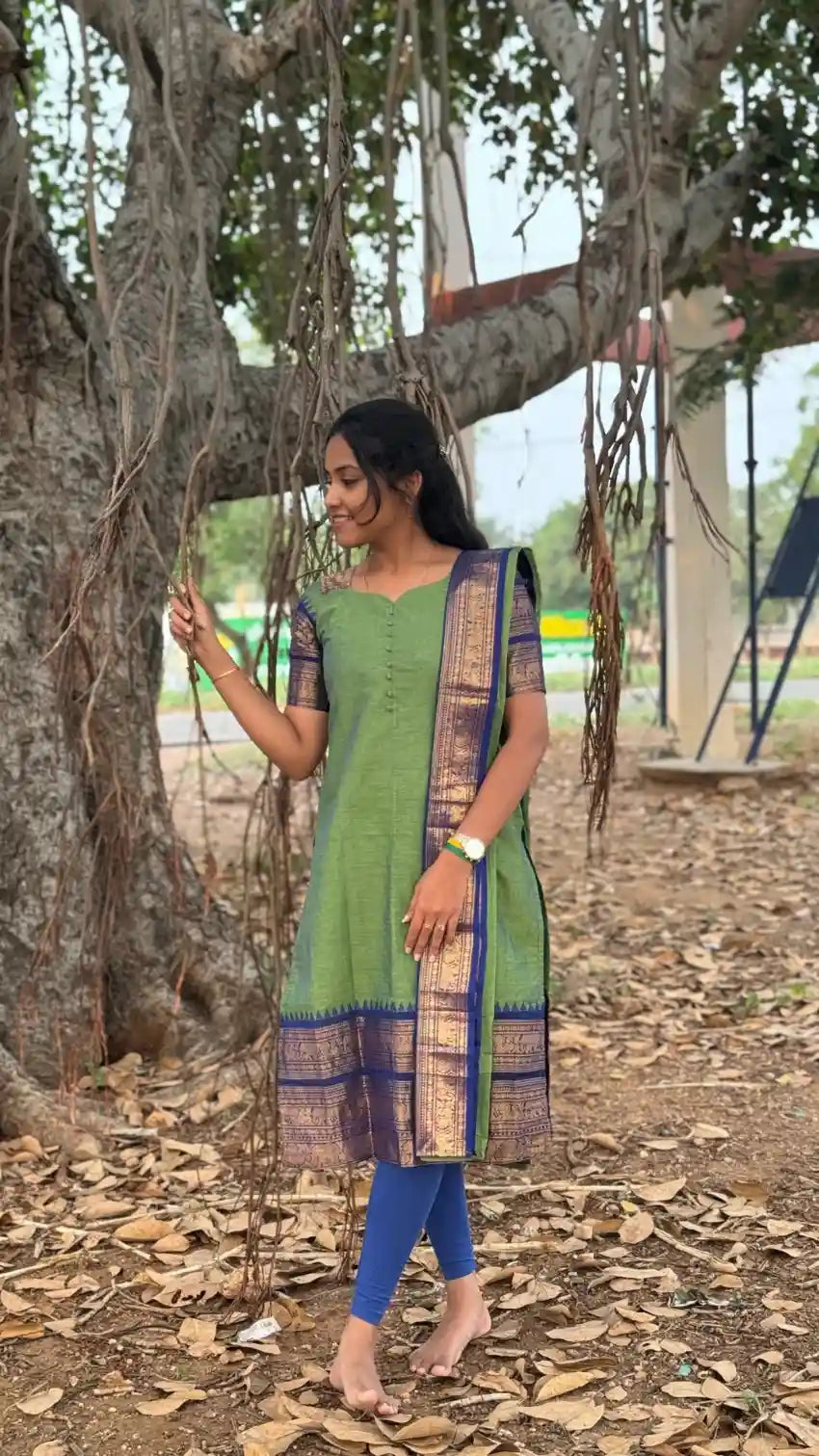 Kanchi cotton v-neck Green Blue