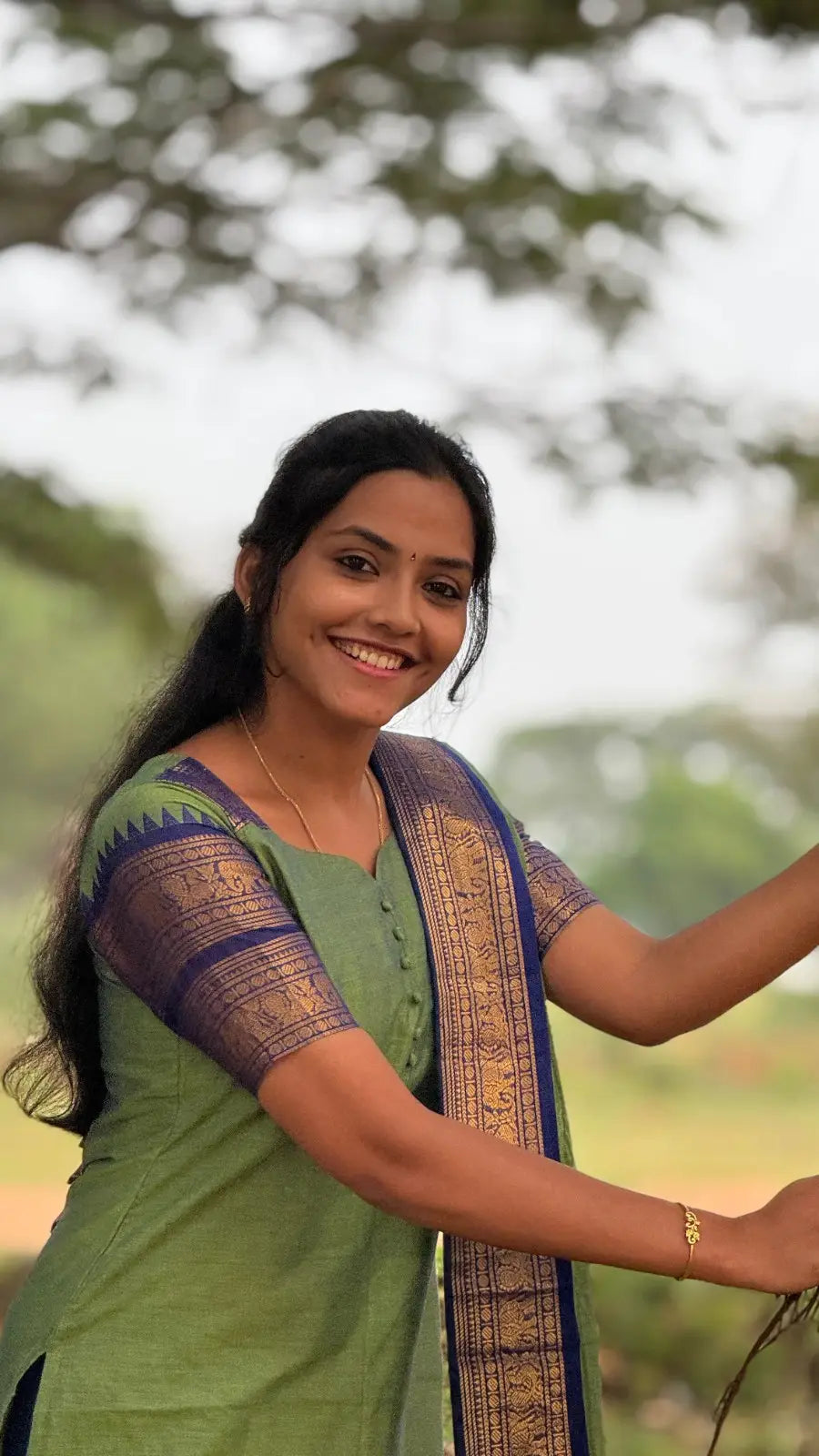 Kanchi cotton v-neck Green Blue