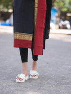 Kanchi cotton v-neck Black