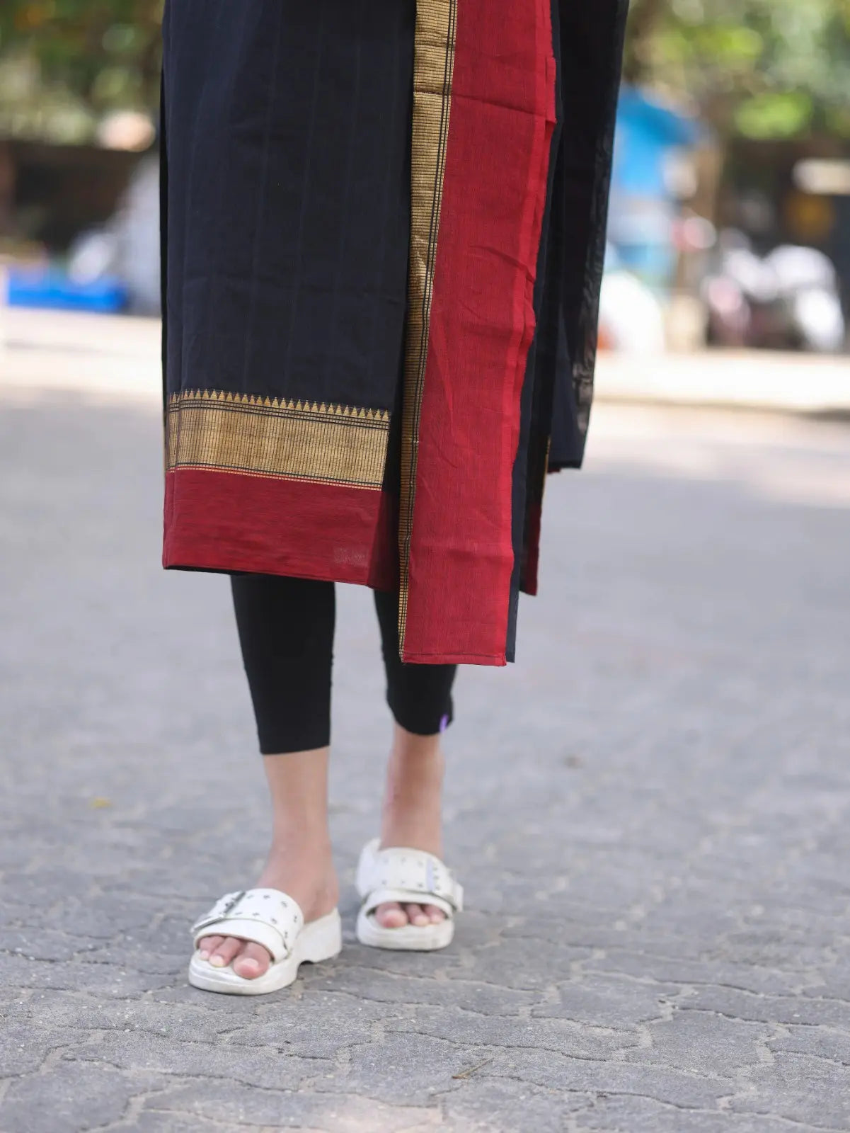 Kanchi cotton v-neck Black