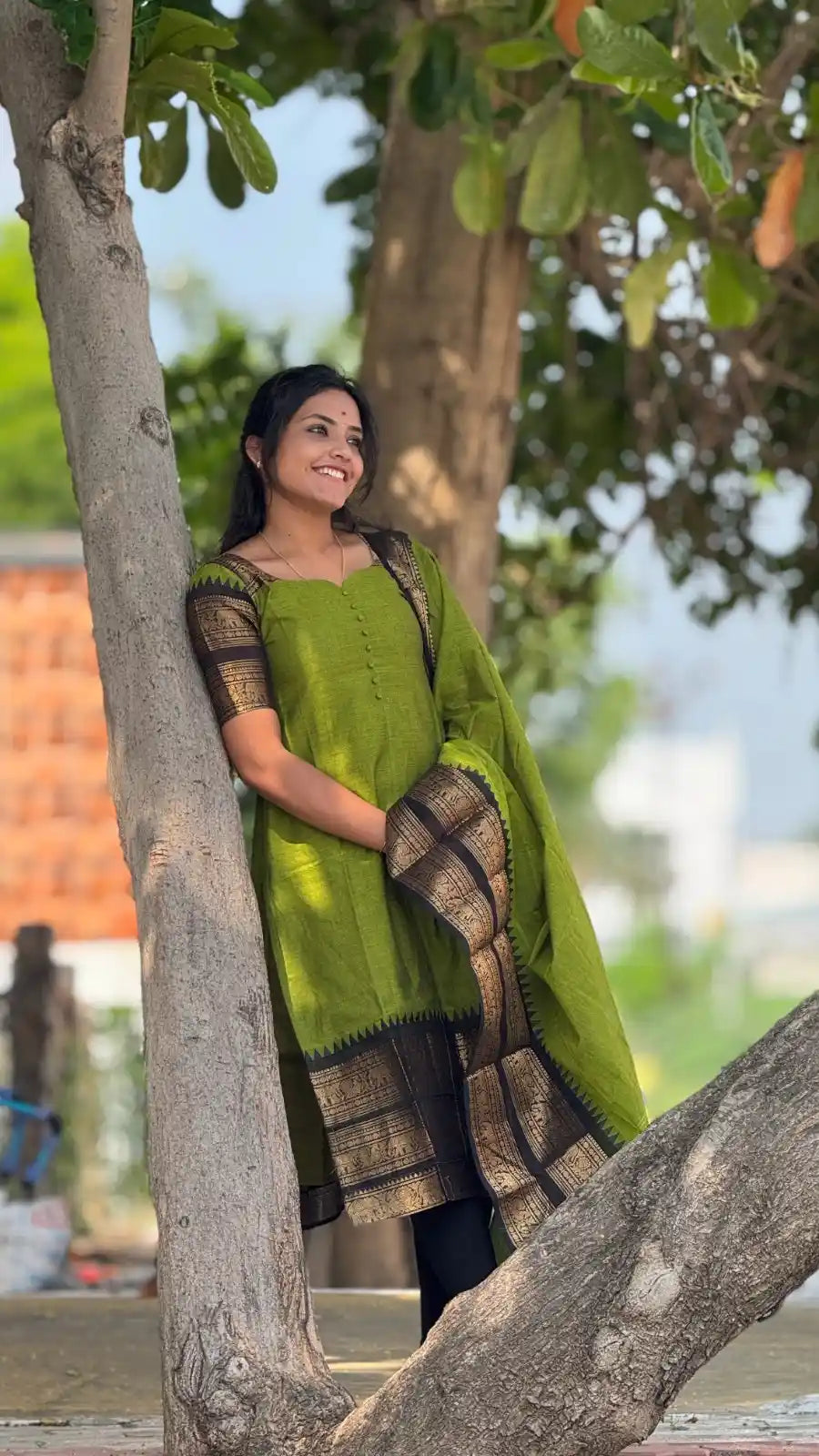 Kanchi cotton green black